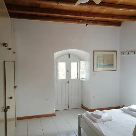 Villa Evgenia's Traditional House *